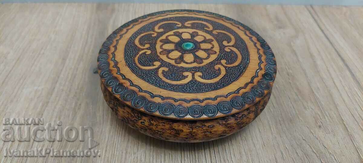 Wood pyrographed box for collectors