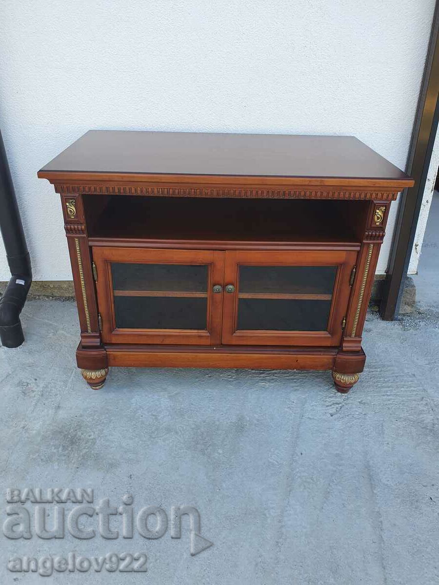 Beautiful wooden chest of drawers!