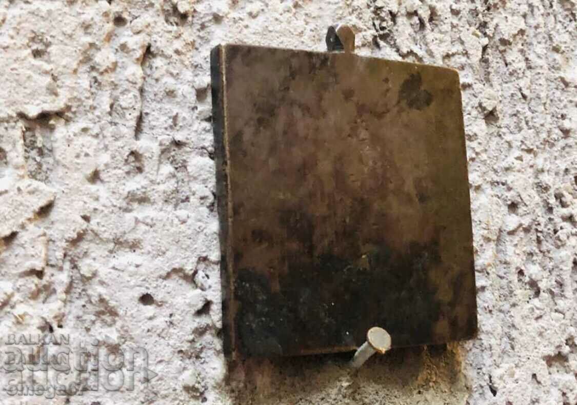 Icoana rusă a pieptului din secolul al XIX-lea. cu preț 222.00 BGN | € 113.51 Icoana rusă a pieptului din secolul al XIX-lea. cu preț 222.00 BGN | € 113.51