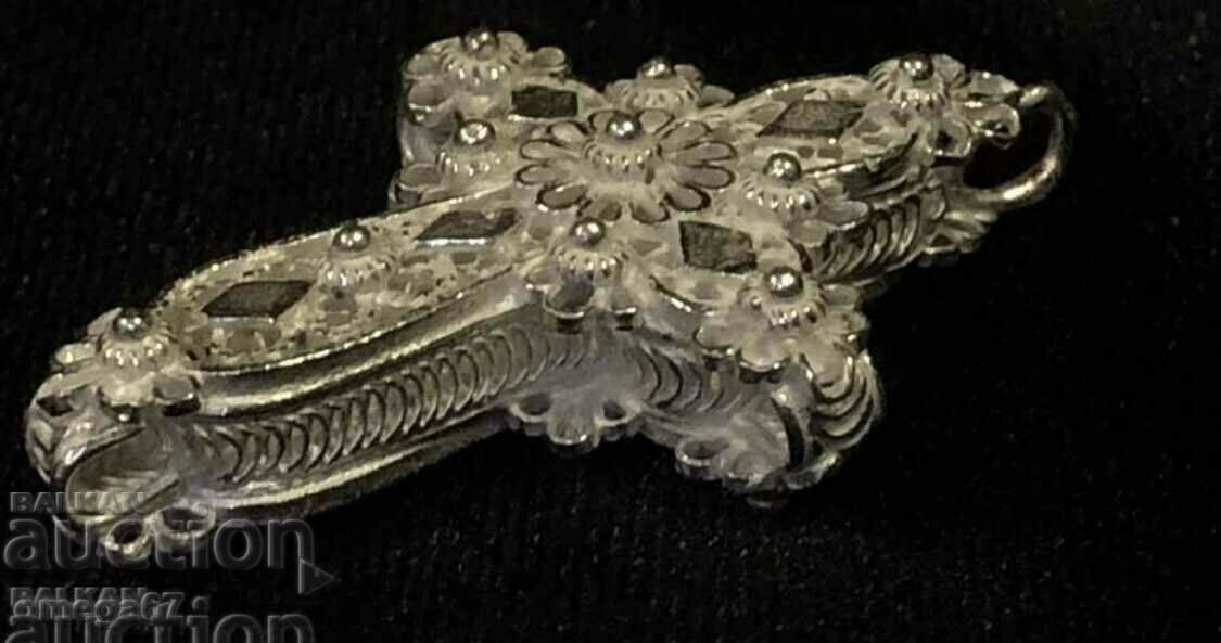 Delivery of Filigree double-sided cross Delivery of Filigree double-sided cross