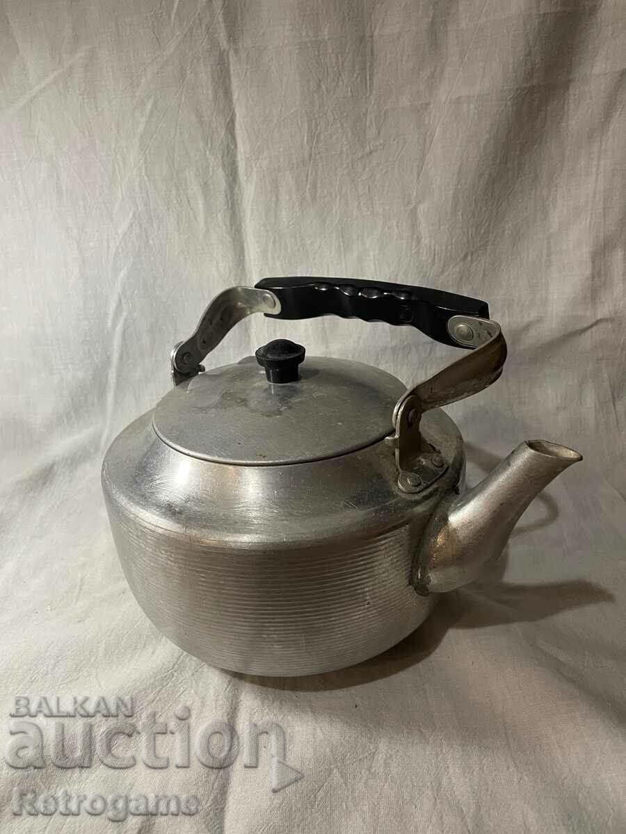 BZC retro teapot