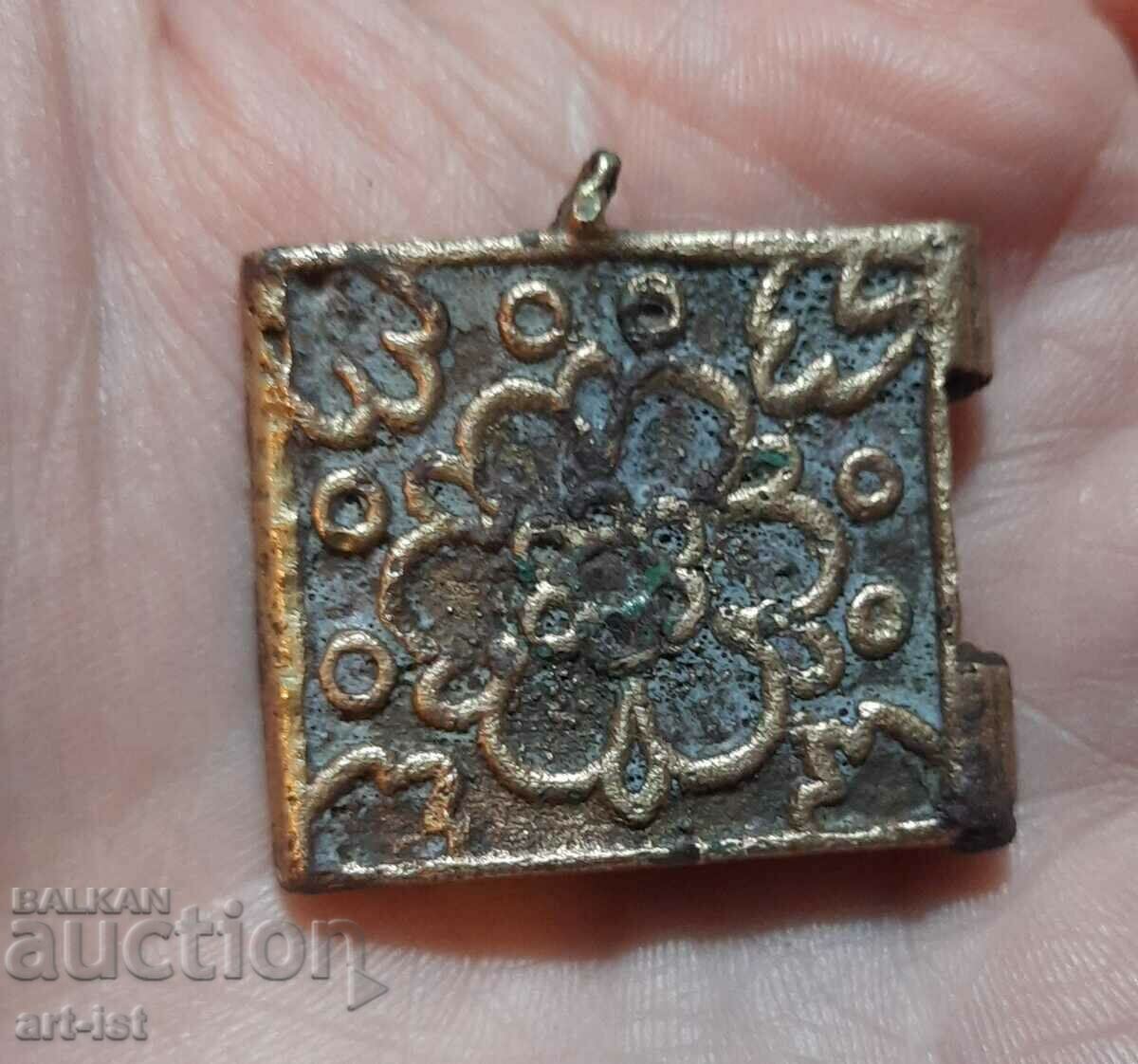 Delivery of Award soldier bronze icon of St. Nicholas the Wonderworker Delivery of Award soldier bronze icon of St. Nicholas the Wonderworker