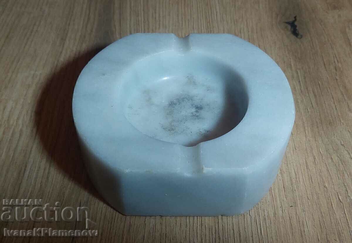 Пепелник от мрамор с цена € 8.00 | 15.65 лв.