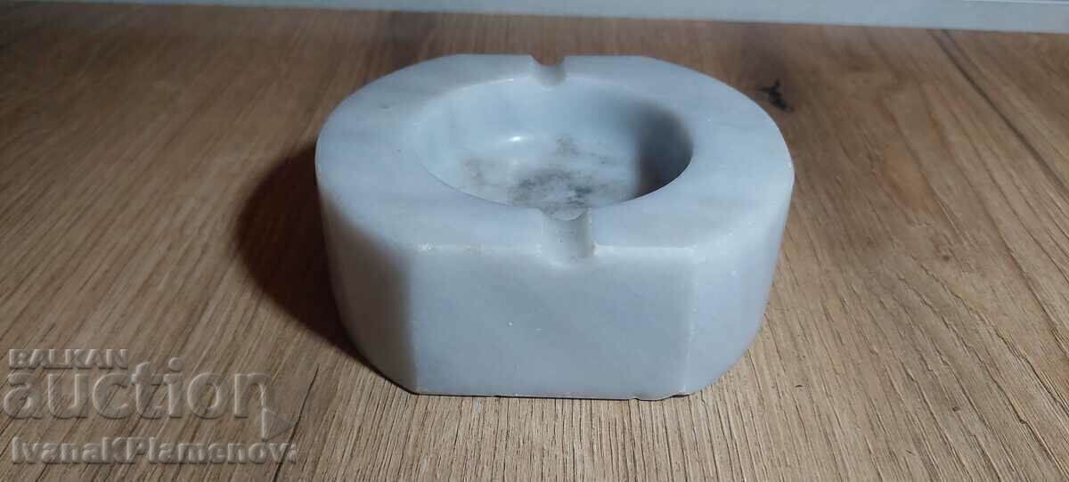 Licitație scrumieră de marmură