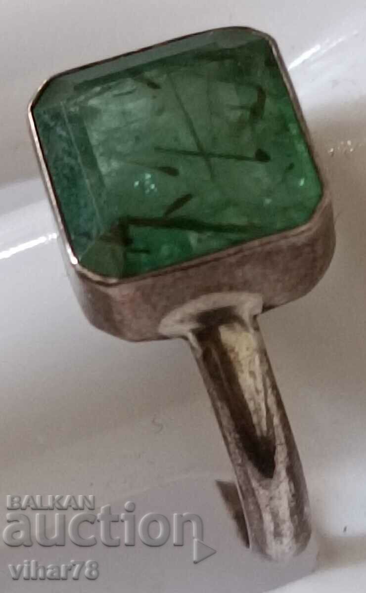 Licitație Inel de argint cu smarald