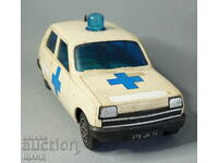 RENAULT 5 Old plastic toy model car ambulance