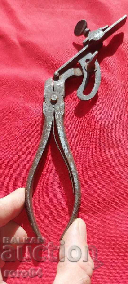 Licitație CLÊTE DE Vârf / Vârf Licitație CLÊTE DE Vârf / Vârf