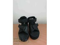 New MADIGAN platform sandals, size 35