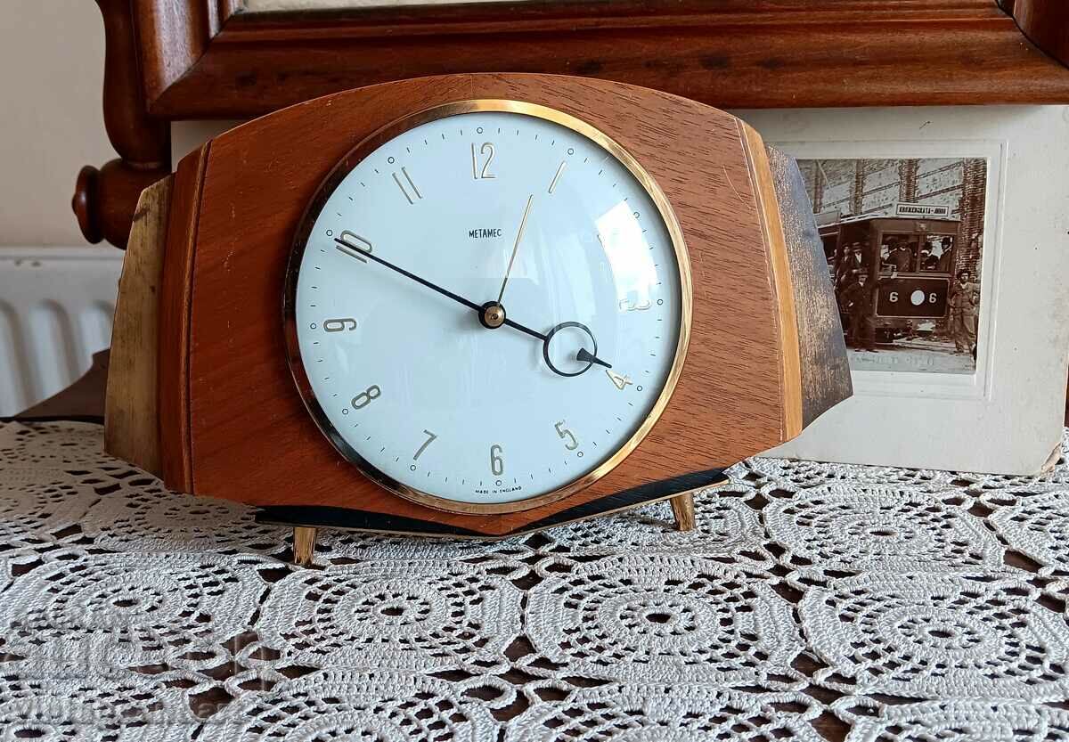 Mantel clock England, Metamec, works with price 99.90 BGN | € 51.08 Mantel clock England, Metamec, works with price 99.90 BGN | € 51.08