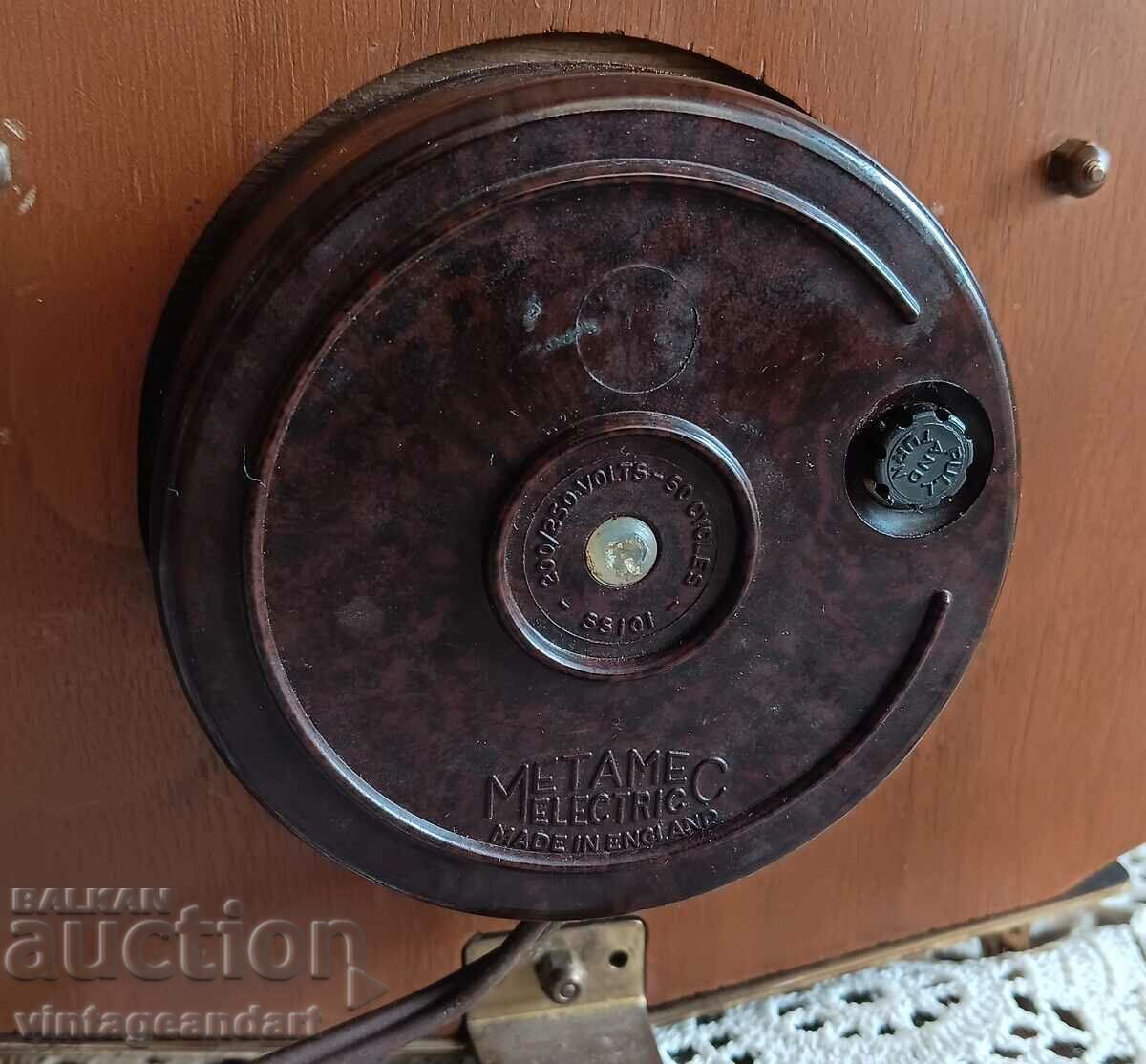 Delivery of Mantel clock England, Metamec, works Delivery of Mantel clock England, Metamec, works