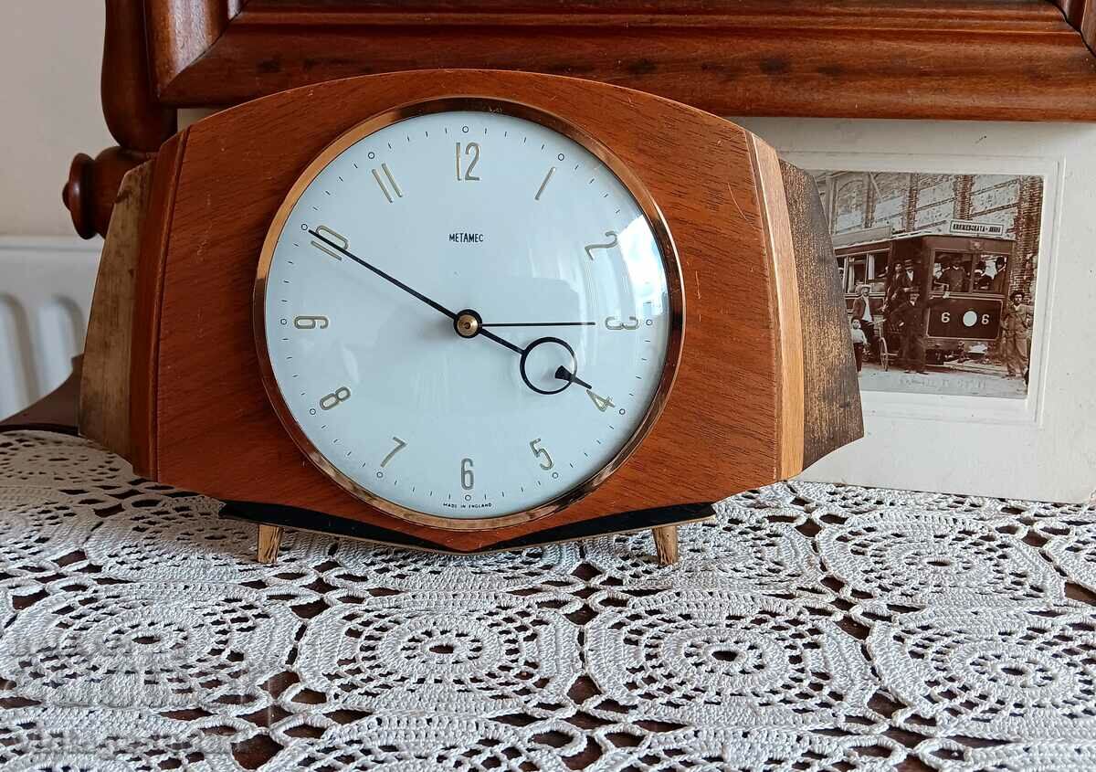 Mantel clock England, Metamec, works