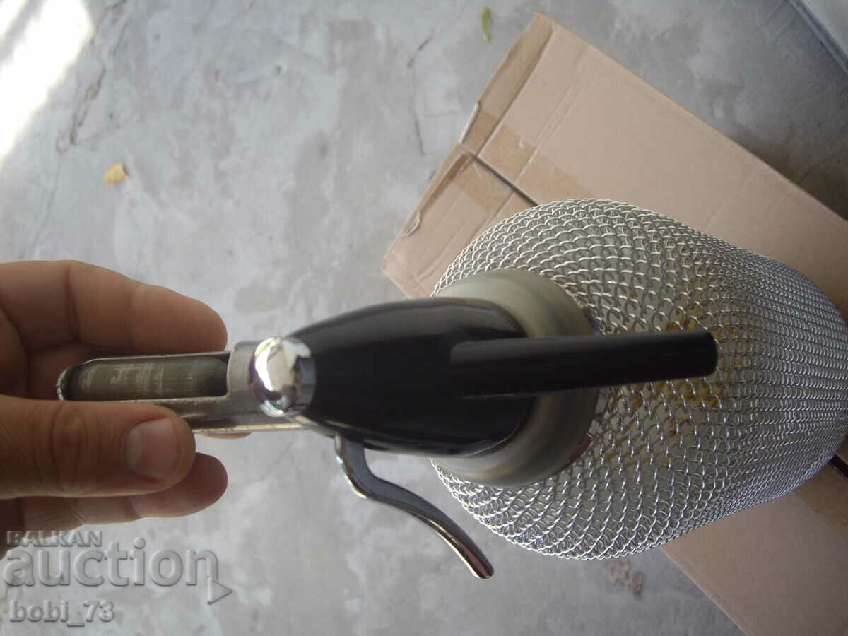 Auction Old soda bottle. Auction Old soda bottle.