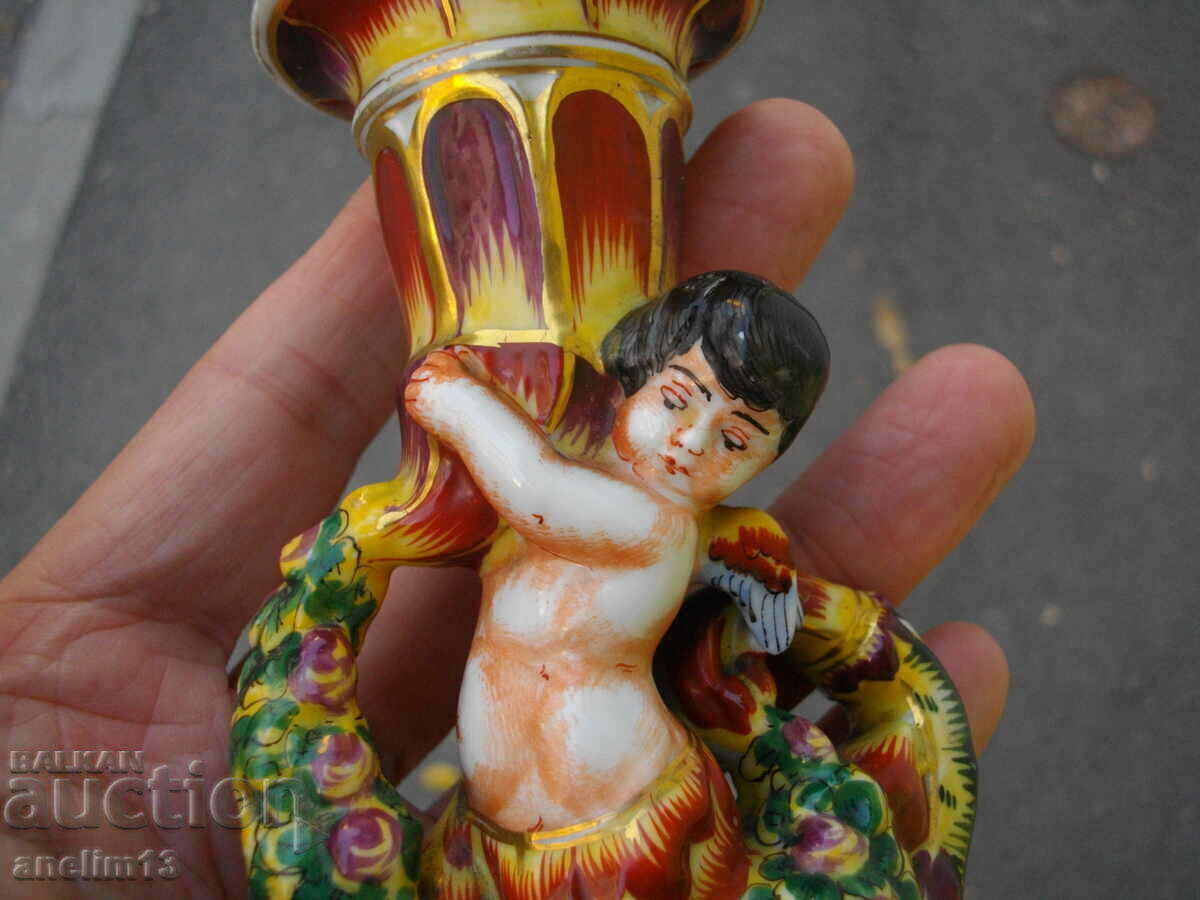 СТАР ПОРЦЕЛАНОВ СВЕЩНИК CAPODIMONTE с цена € 65.00 | 127.13 лв.