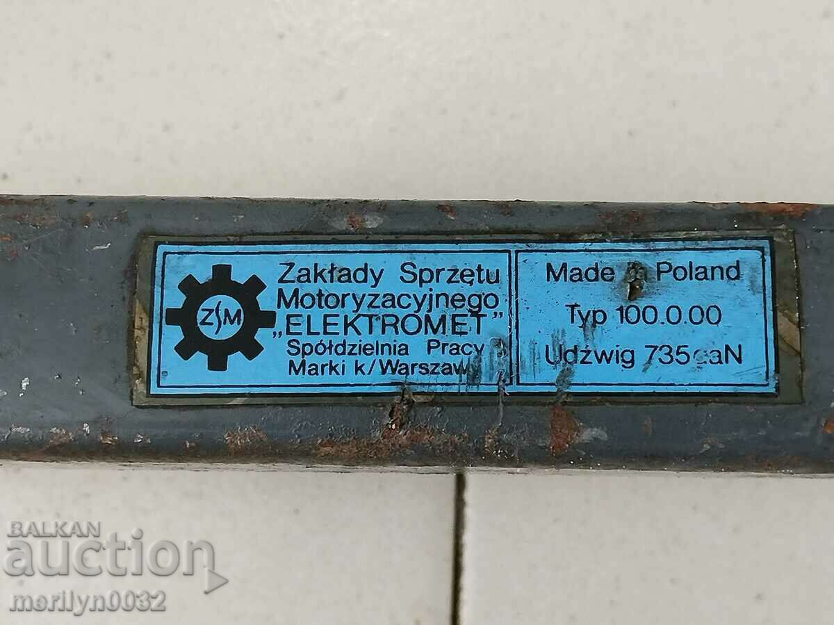 Παλιό γρύλο αυτοκινήτου από πολωνικό όχημα Fiat 125 - 5 Παλιό γρύλο αυτοκινήτου από πολωνικό όχημα Fiat 125 - 5