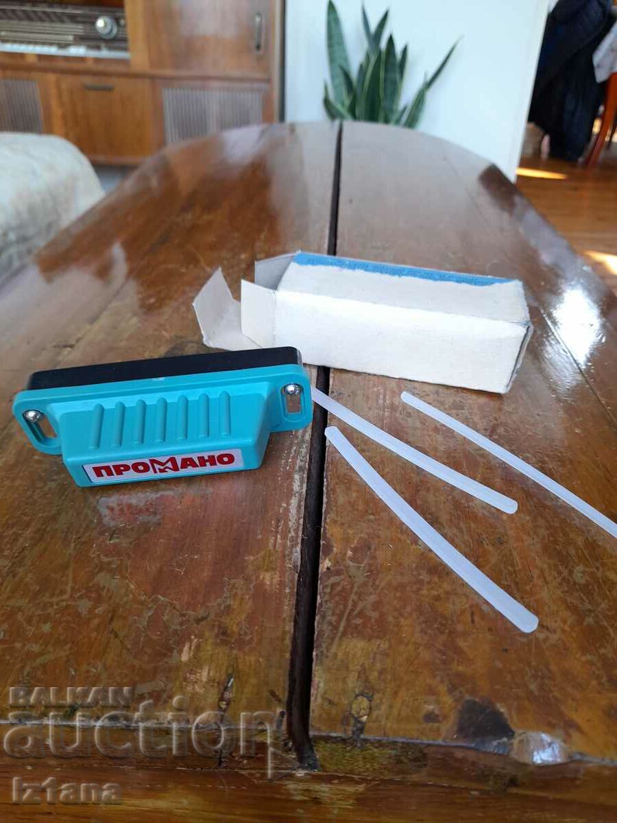 Dispozitiv vechi pentru ascuțirea marginilor schiurilor cu preț 110.00 BGN | € 56.24