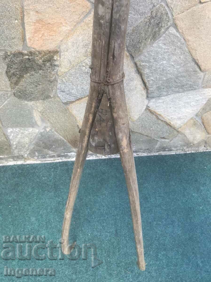 Delivery of VILLA WOOD TRIROGA OLD AGRICULTURAL TOOL Delivery of VILLA WOOD TRIROGA OLD AGRICULTURAL TOOL