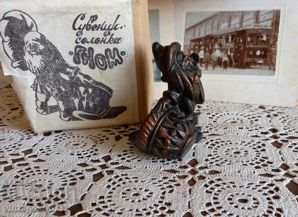 Delivery of Plastic copper, Soviet, gnome, dwarf Delivery of Plastic copper, Soviet, gnome, dwarf