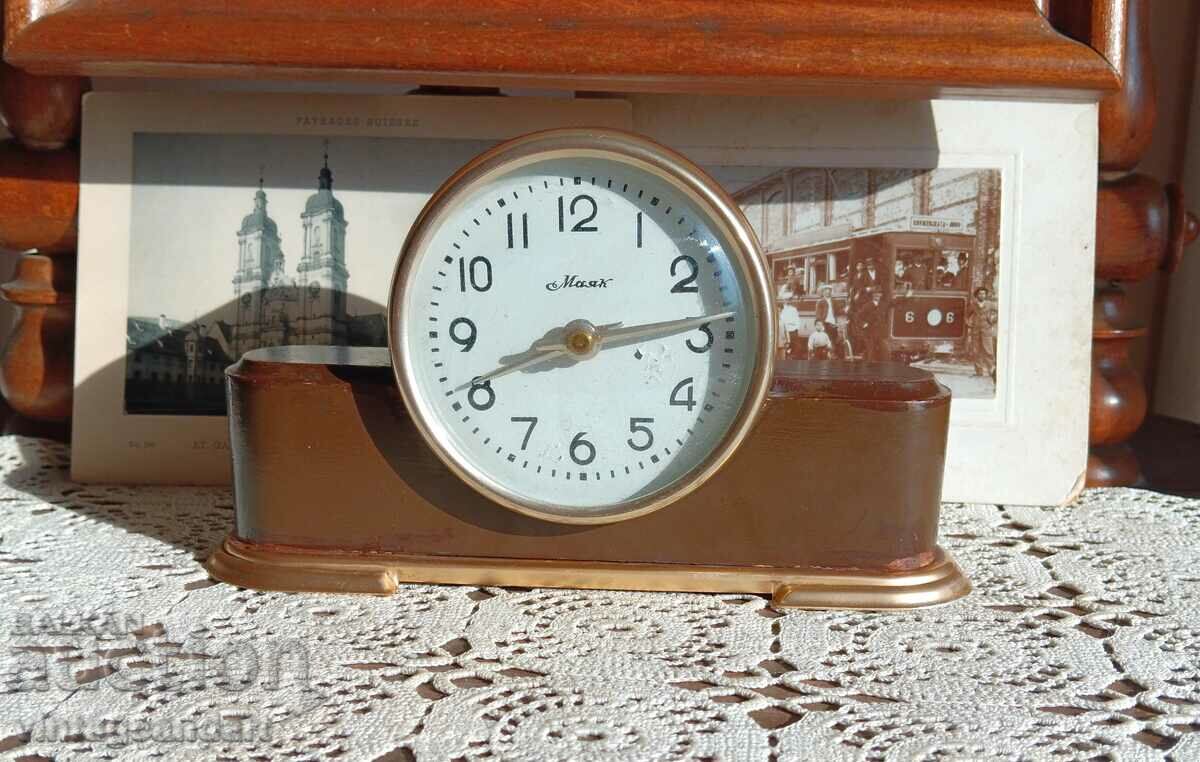 Beacon mantel clock, works