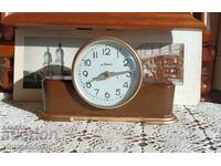 Beacon mantel clock, works