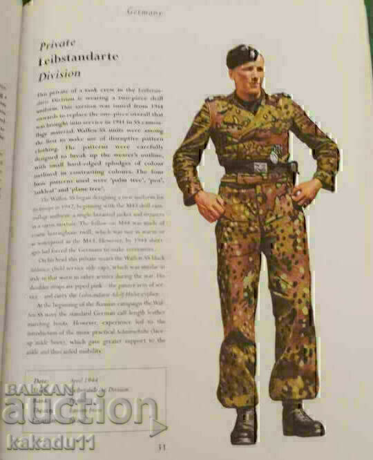 Auction WW II Book World War II Uniforms P. Darman Auction WW II Book World War II Uniforms P. Darman
