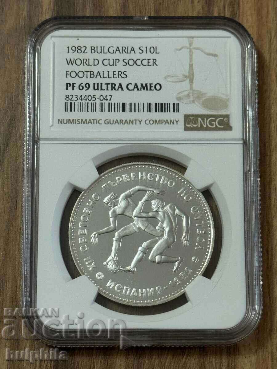 BGN 10 Spain 1982 footballers. NGC 69 UC. Top grade!