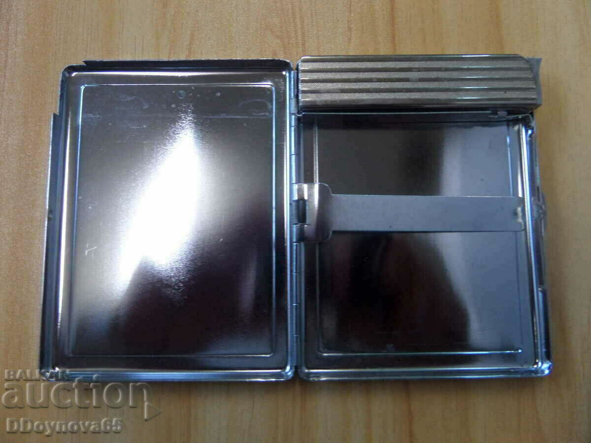 Auction The snuff box Auction The snuff box