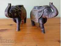 Wooden elephants with fittings