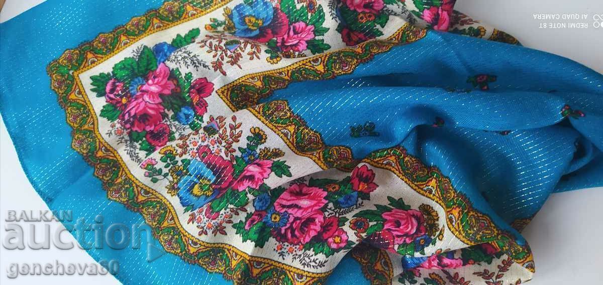 Livrarea Eșarfă retro pentru costum 70/77cm. Livrarea Eșarfă retro pentru costum 70/77cm.