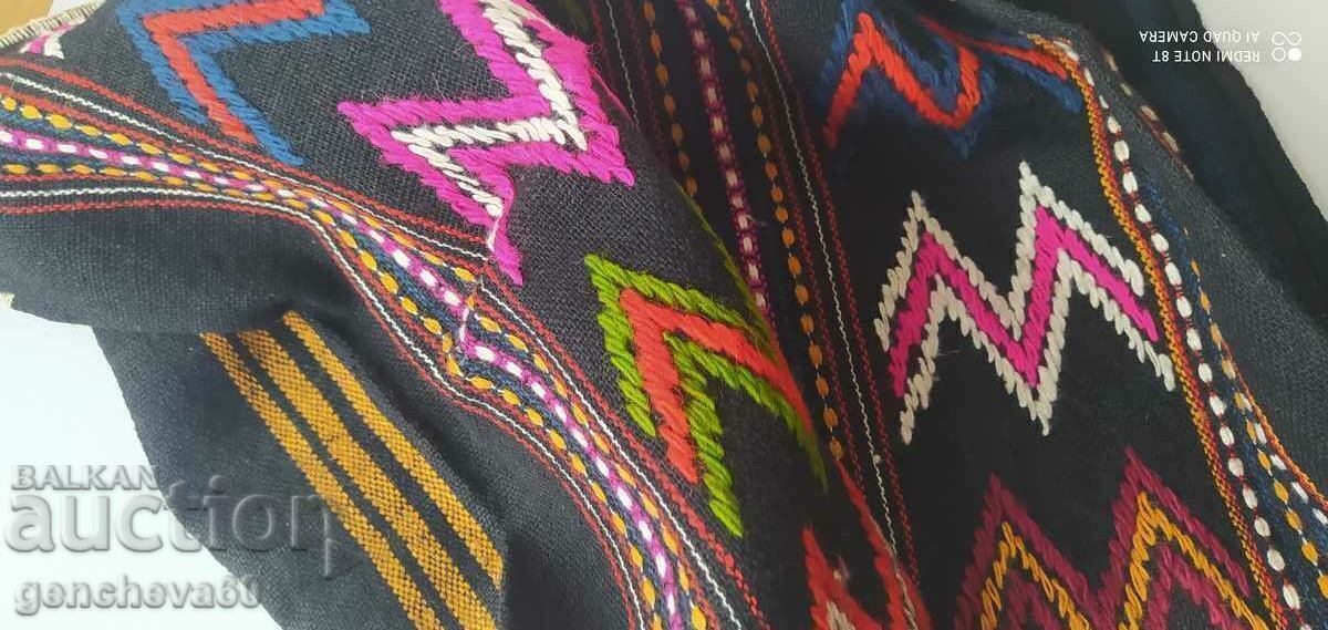 Delivery of Woven, embroidered pillowcase Delivery of Woven, embroidered pillowcase