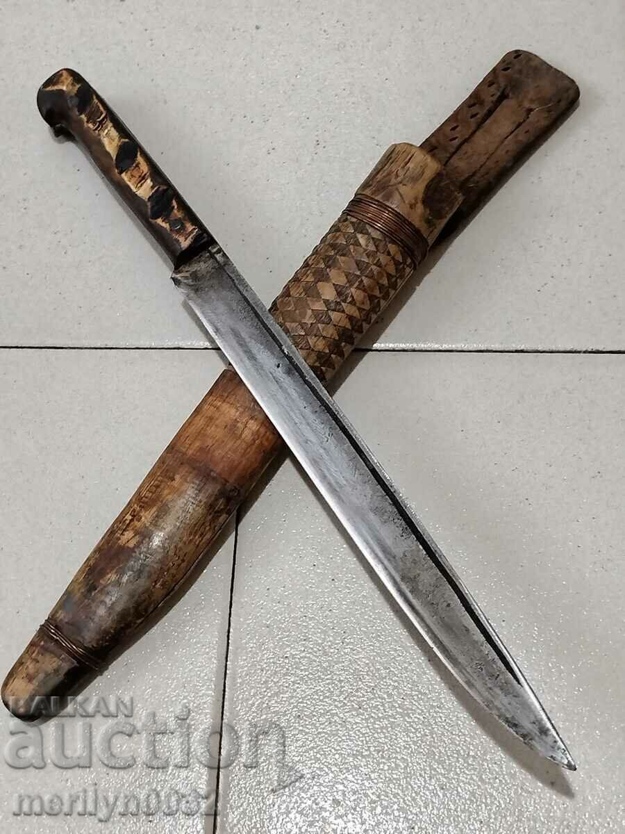 Old shepherd's knife with kaniya karakulak hilts made of buffalo horn