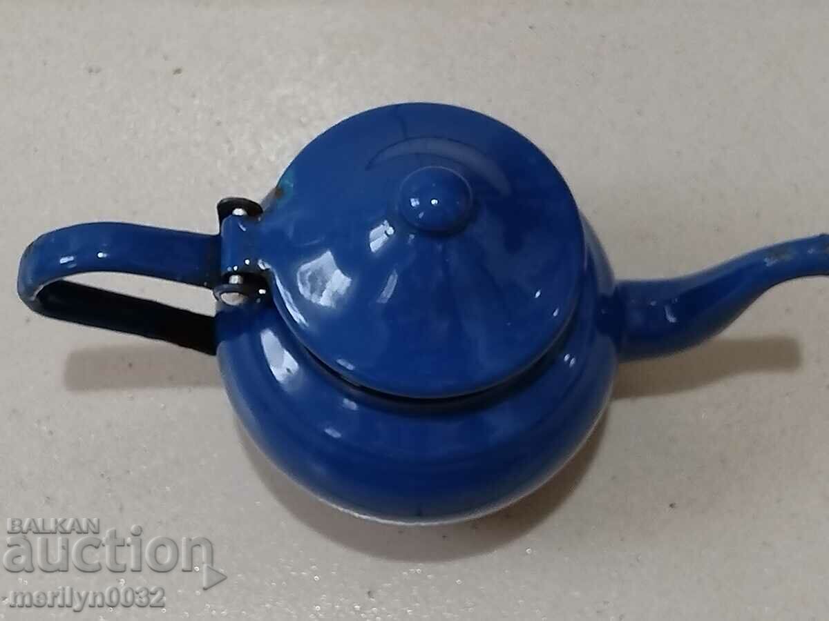 Delivery of Enamel vessel, teapot, jug, jug, early soc Delivery of Enamel vessel, teapot, jug, jug, early soc