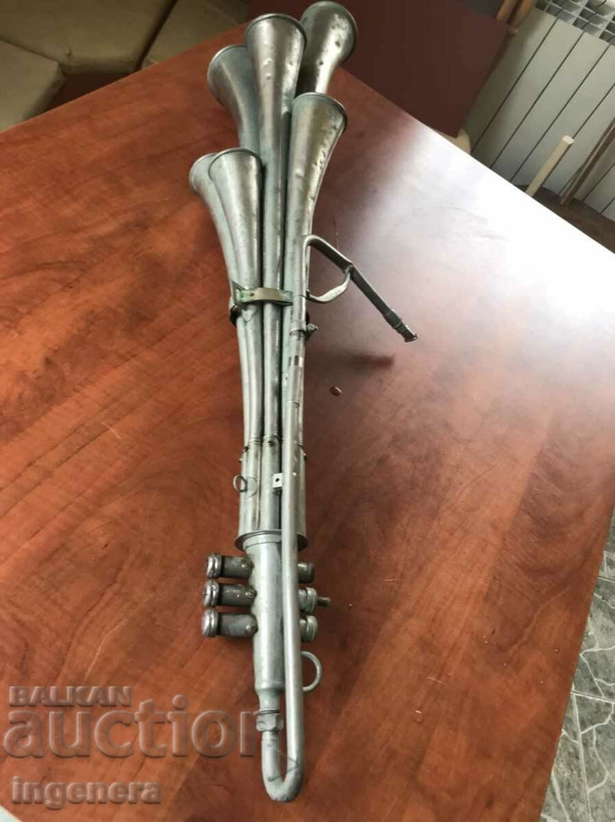 FANFARE MUSICAL WIND INSTRUMENT