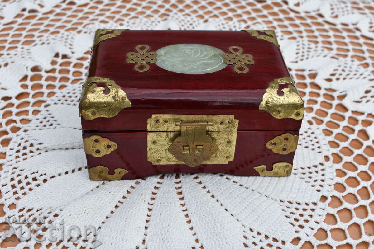 Old jewelry box