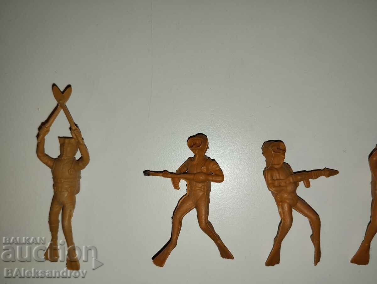 Lot of divers - 7 Lot of divers - 7