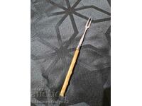 O furculiță unică din argint englezesc antic