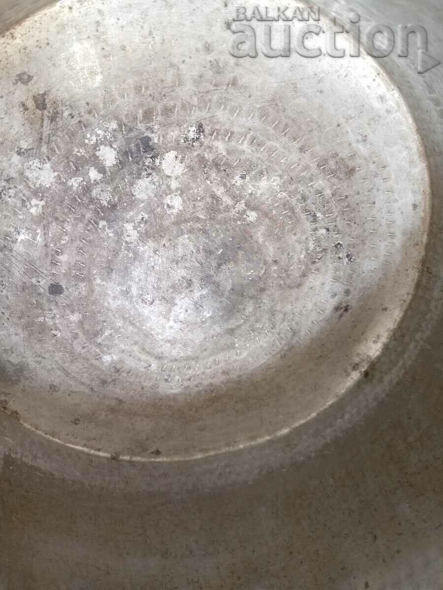 Auction Old tin pot, copper pot with lid Auction Old tin pot, copper pot with lid