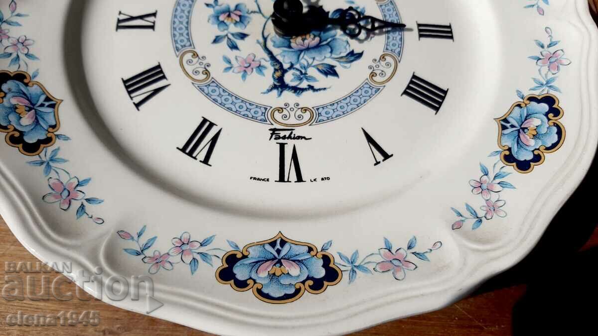 Ceas cu preț 75.00 BGN | € 38.35