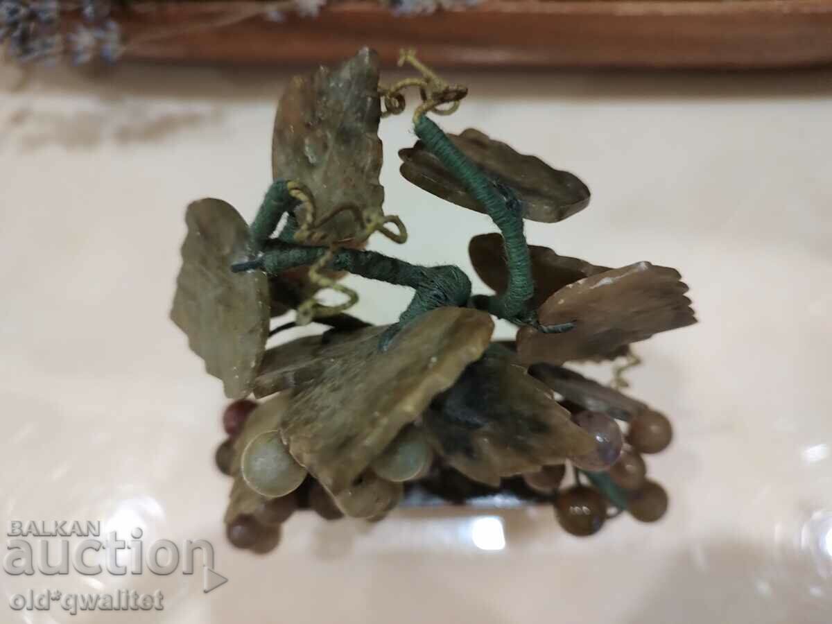 Delivery of Decoration jade, beautiful green color, petals, fruit