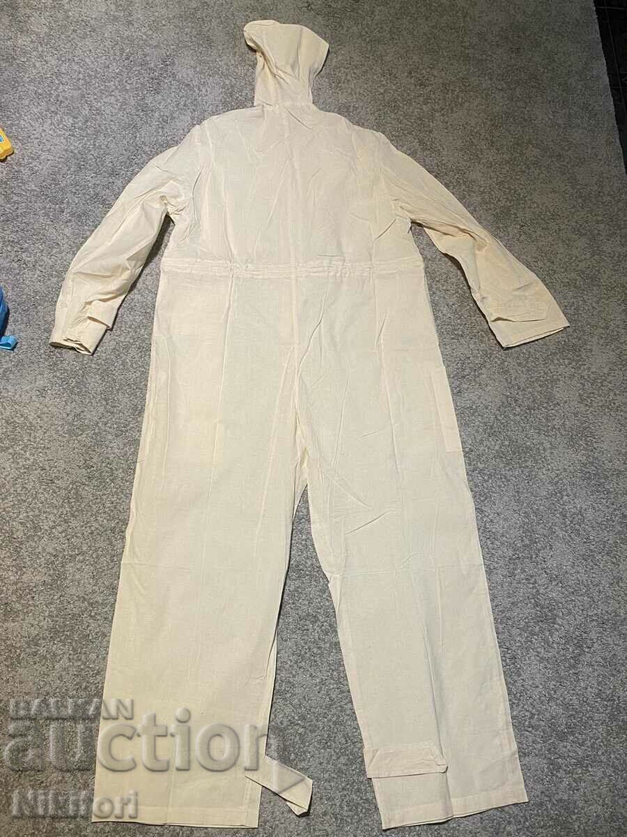 Salopetă militară de camuflaj Soc Iarnă cu preț 52.00 BGN | € 26.59