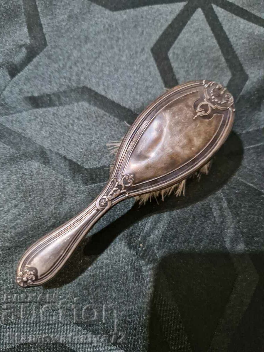 A wonderful antique English silver brush with price 77.00 BGN | € 39.37 A wonderful antique English silver brush with price 77.00 BGN | € 39.37