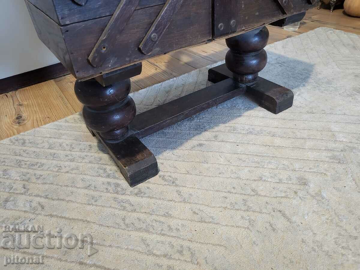 Delivery of Antique large wooden folding box Delivery of Antique large wooden folding box