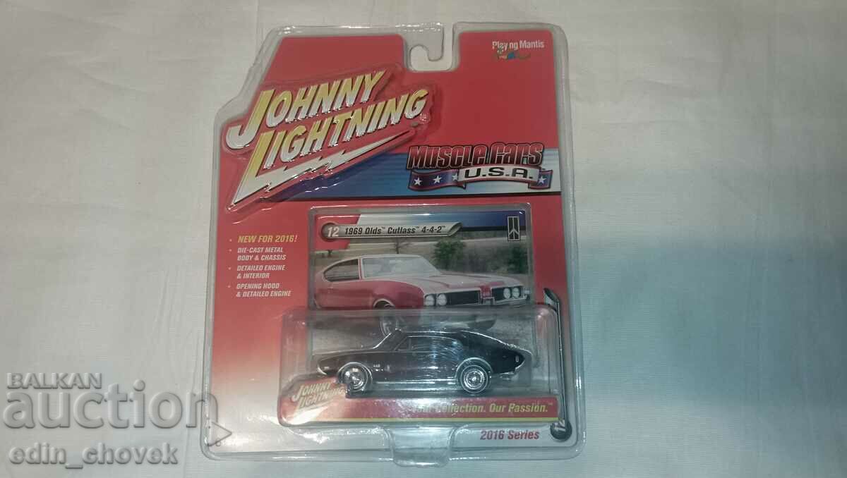 1/64 Johny Lightning Oldsmobile Cutlas 4-4-2 1969. Nou