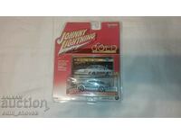 1/64 Johny Lightning Chevy Monza Spyder 1980. Nou