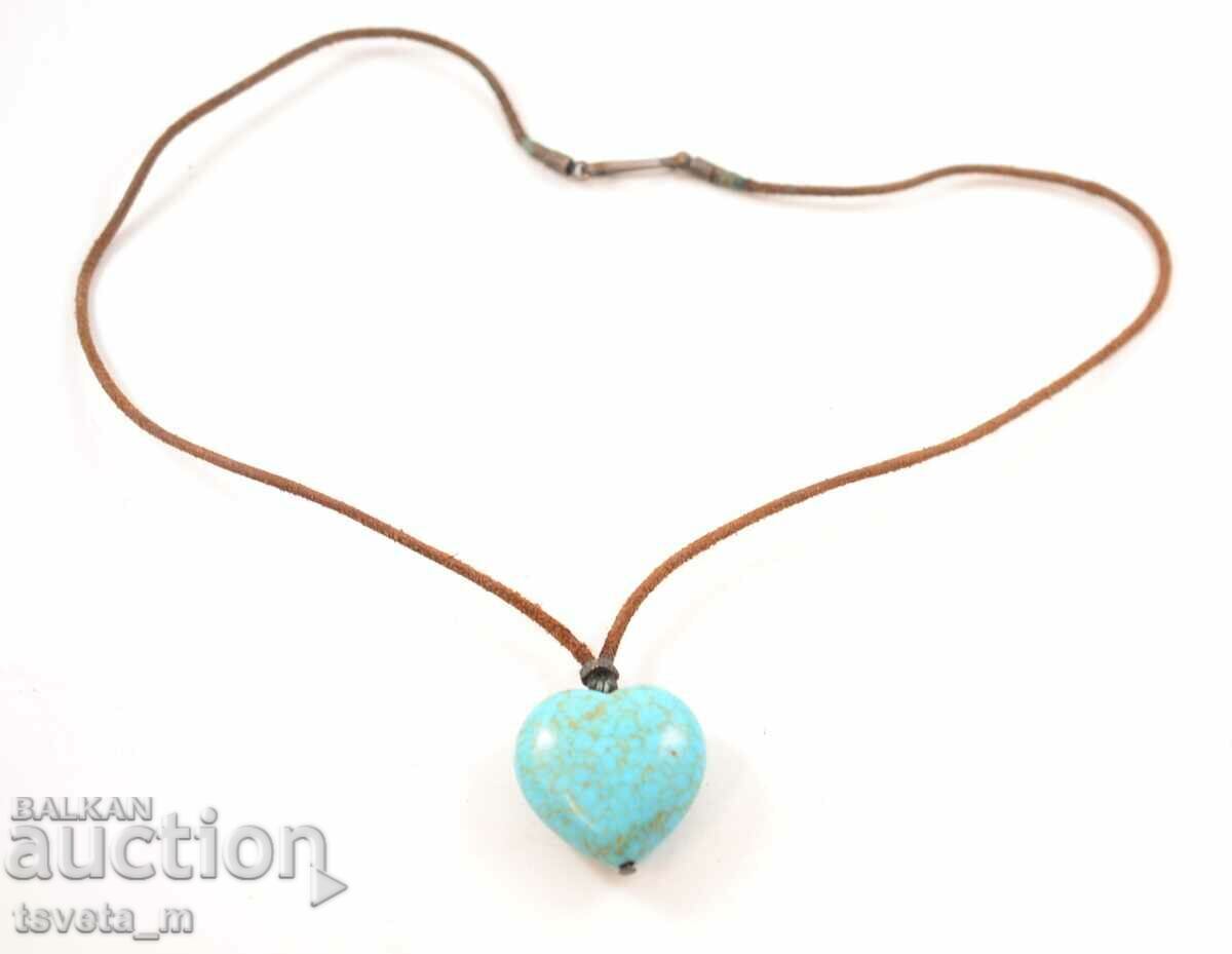 ΚΟΛΙΕ ΜΕΝΤΑΛΙΟΝ ΚΡΕΜΑΣΤΟ ΚΑΡΔΙΑ ΦΥΣΙΚΗ ΠΕΤΡΑ με τιμή € 1.00 | 1.96 BGN ΚΟΛΙΕ ΜΕΝΤΑΛΙΟΝ ΚΡΕΜΑΣΤΟ ΚΑΡΔΙΑ ΦΥΣΙΚΗ ΠΕΤΡΑ με τιμή € 1.00 | 1.96 BGN