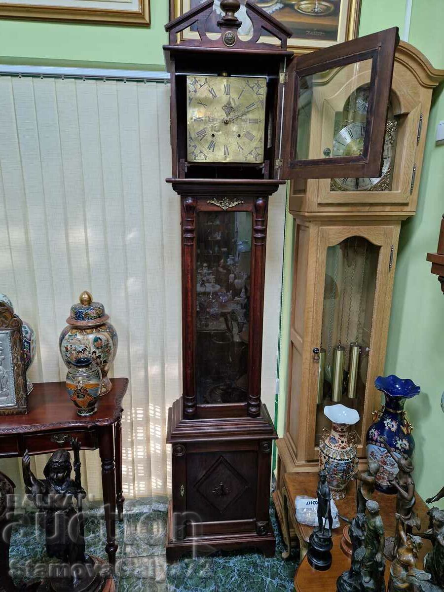 Un minunat ceas antic de colecție cu parchet cu preț € 355.86 | 696.00 BGN Un minunat ceas antic de colecție cu parchet cu preț € 355.86 | 696.00 BGN