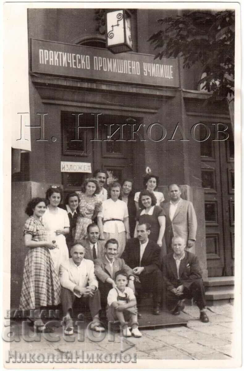 OLD PHOTO PRACTICAL INDUSTRIAL SCHOOL D066 OLD PHOTO PRACTICAL INDUSTRIAL SCHOOL D066