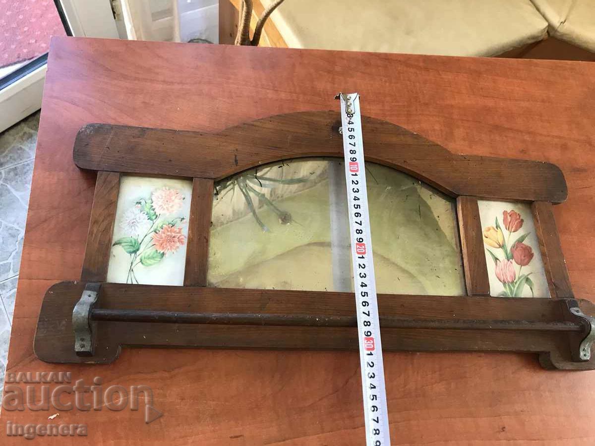 Delivery of TOWEL RACK MIRROR SHELF WOOD FROM THE EARLY SOC Delivery of TOWEL RACK MIRROR SHELF WOOD FROM THE EARLY SOC