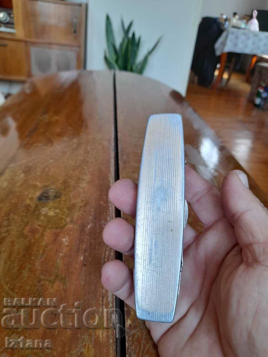 Auction Old box, toiletry bag Auction Old box, toiletry bag