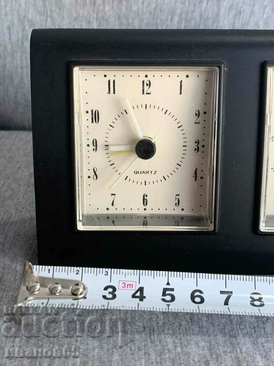 Аукцион будилник кварцов с термометър Аукцион будилник кварцов с термометър