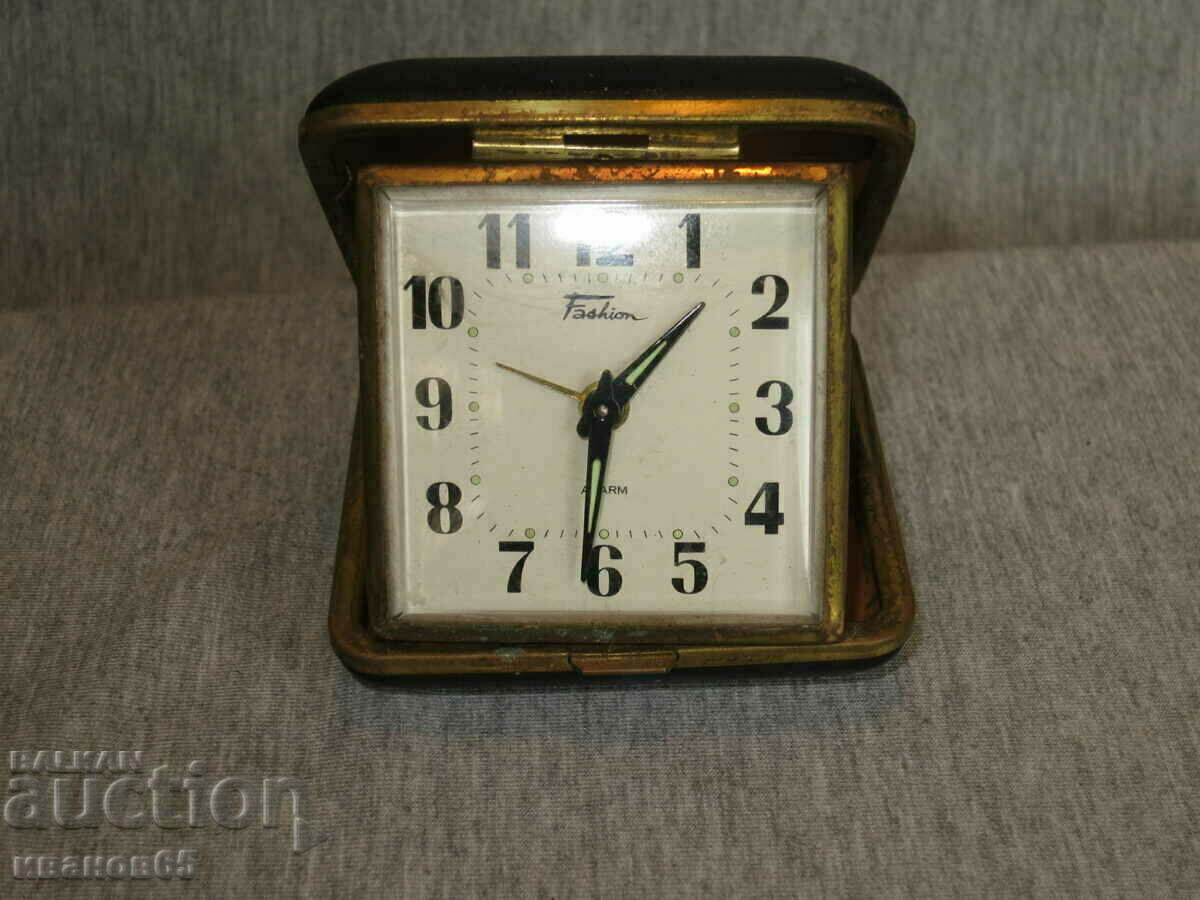 old tourist alarm clock with price 10.00 BGN | € 5.11 old tourist alarm clock with price 10.00 BGN | € 5.11